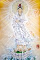 雲の中の慈悲の神仏教